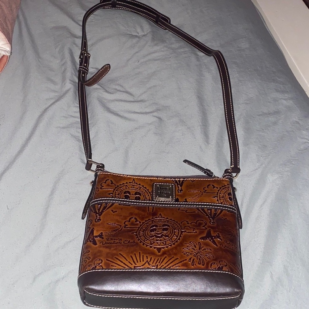 Dooney & Bourke Disney vacation club bag 1975